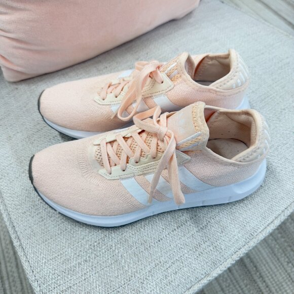 👟 Adidas Swift Run Peach Sneakers | Women's Size 8 - Picture 2 of 7
